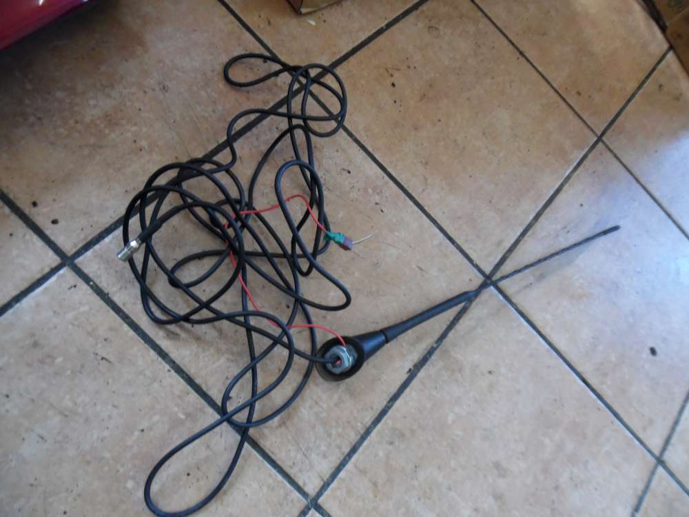 Audi A4 B5 Antenne Antennenfuß mit Kabel