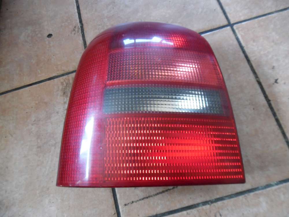 Audi A4 B5 Rückleuchte Heckleuchte Links 8D9945095