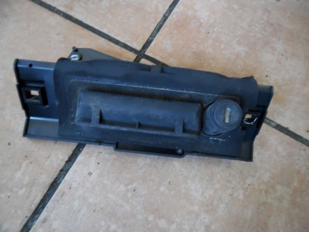 Peugeot 206 Heckklappenöffner Heckklappengriff N0500055