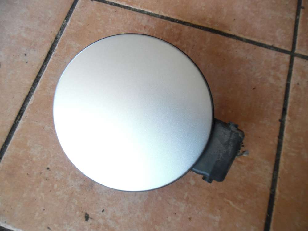 VW Polo 9N Tankklappe Tankdeckel 6Q0010300 Silber