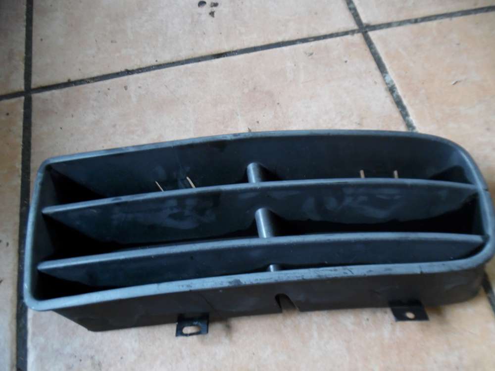VW Golf III / IV Cabrio Frontstoßstange Grill Abdeckung Rechts 1E0853665
