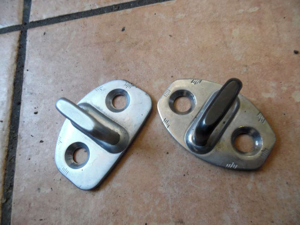 VW Golf IV 1J 3-Türer Türfanghaken Schliess Vorne 3B0837033E