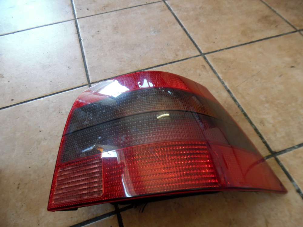 VW Golf IV Heckleuchte Rückleuchte Rechts 1J6945112