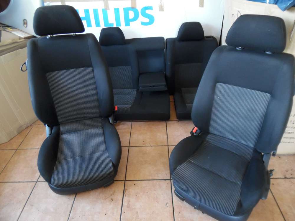 VW Golf IV 1J 3-T?rer Sitze Innenausstattung Stoff Schwarz