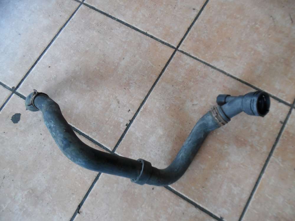 VW Polo 9N Kühlwasserschlauch mit Flansch