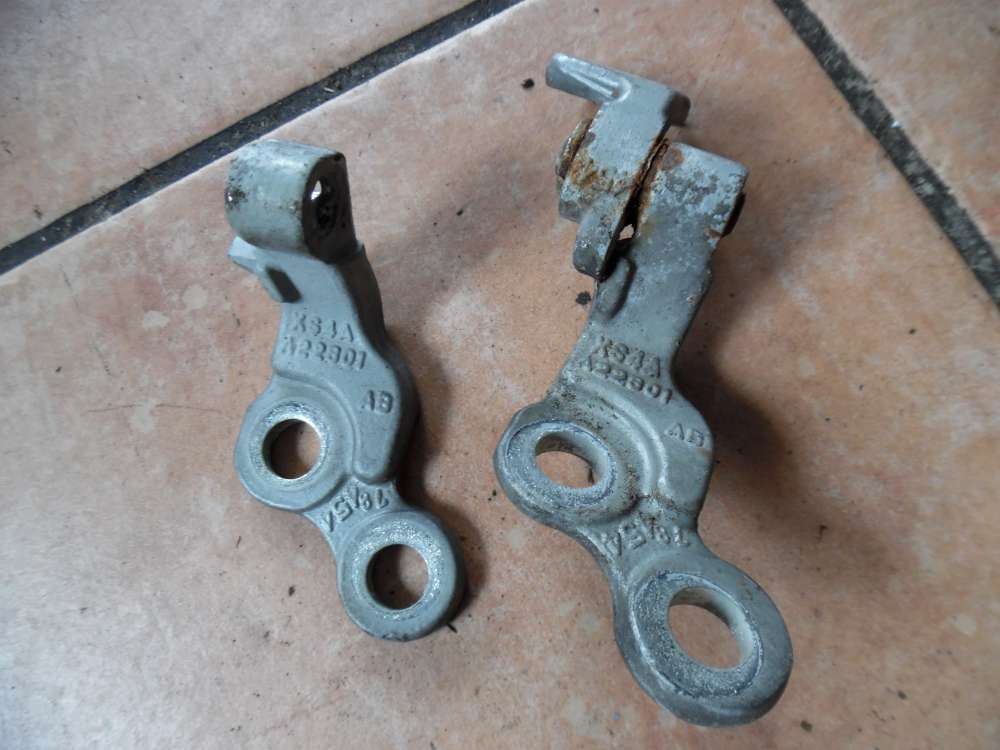 Ford Focus I Türschernier Schernier Hinten Links XS4AA22801