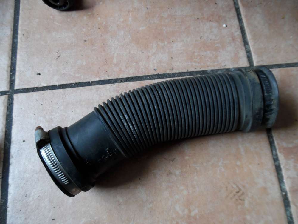 Opel Corsa B Ansaugschlauch 90411726