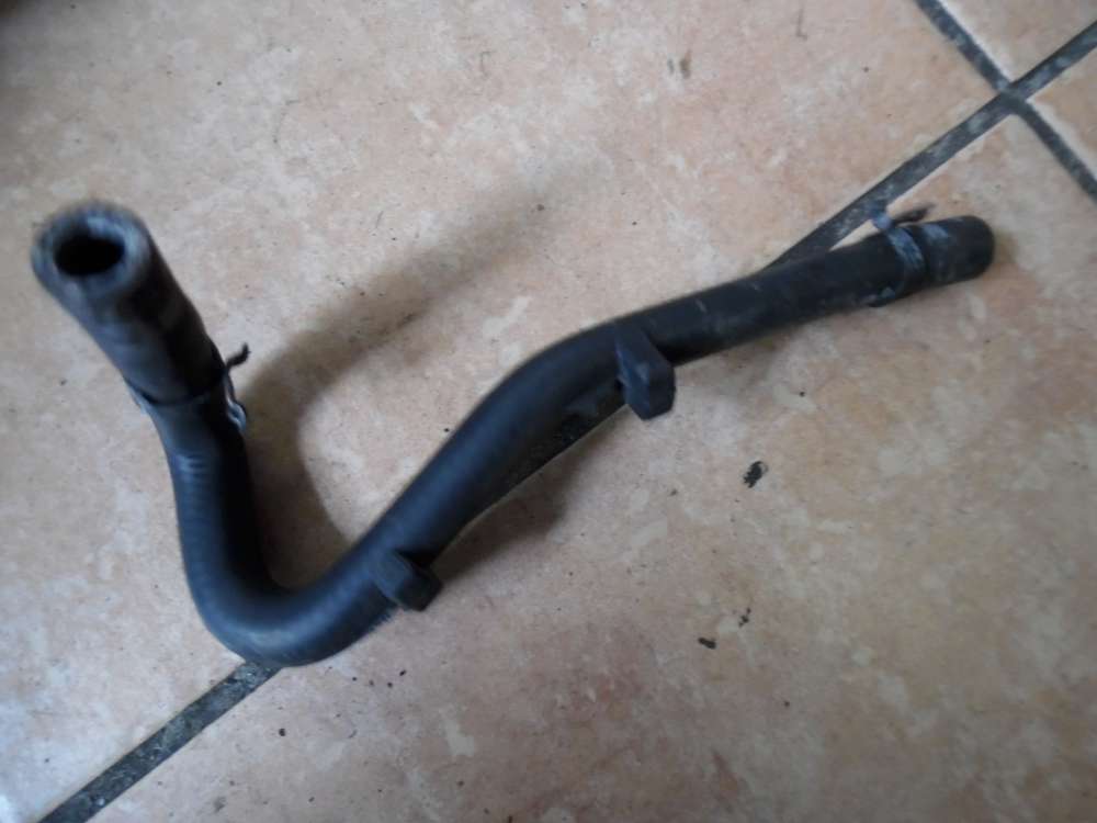 VW Passat 3B Wasserschlauch Formschlauch 8D0121107