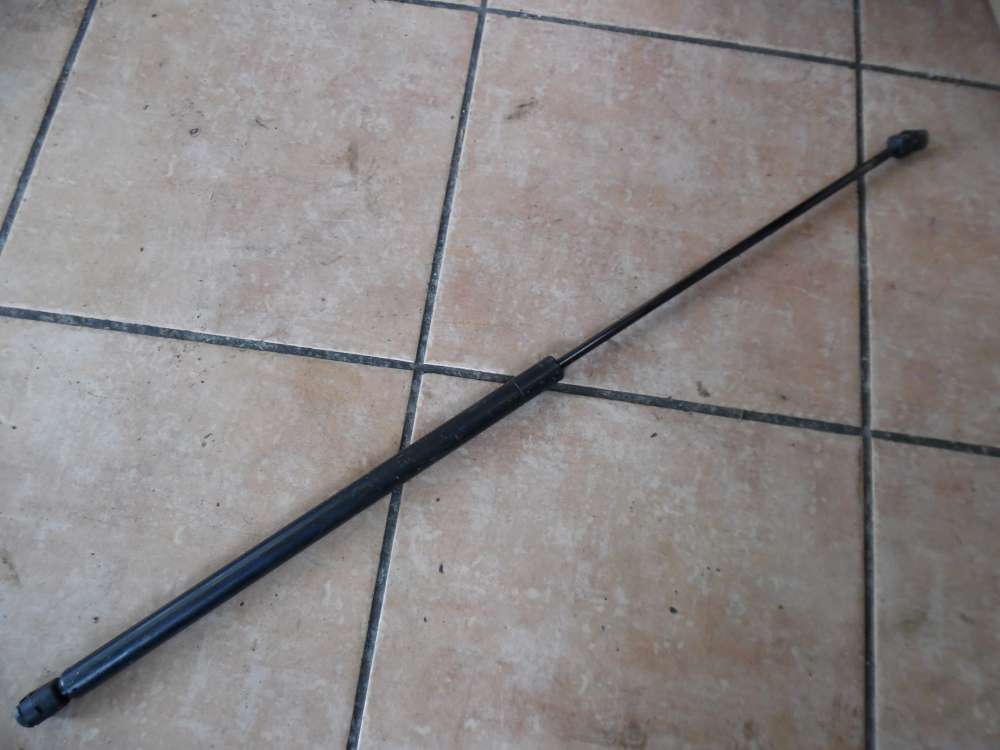 VW Passat 3B Motorhaubend?mpfer 3B0823359