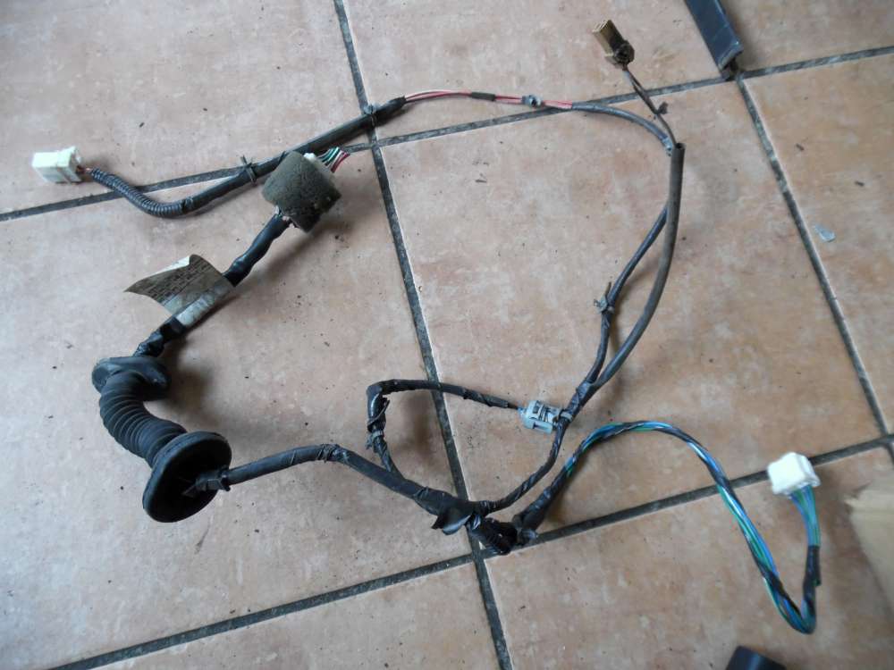 Nissan Almera Tino Türkabelbaum Hinten Rechts 24126-BU403