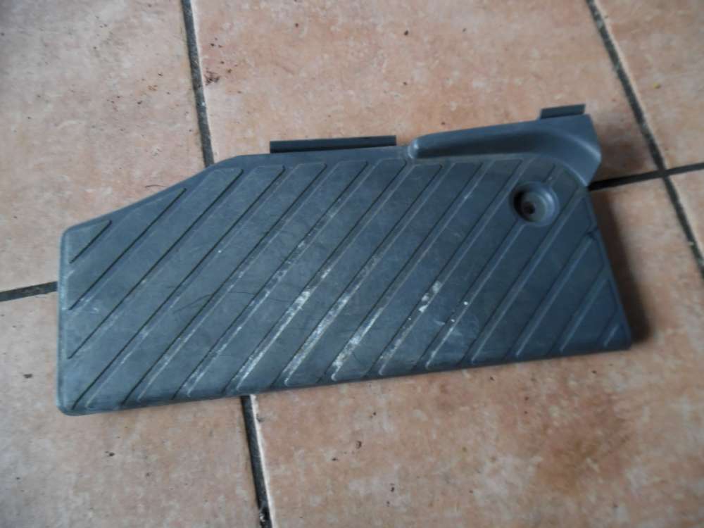Audi A3 8L Abdeckung Fußstütze Verkleidung Links 8L1864777
