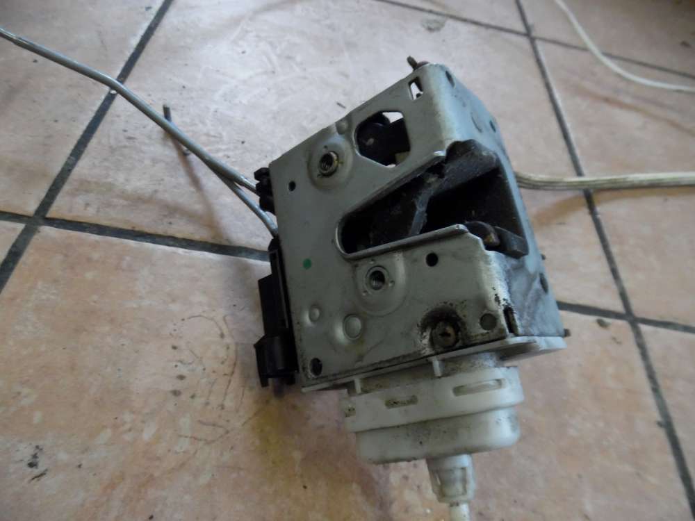 Audi A4 B5 Türschloß Schloß Vorne Rechts 8D1837016