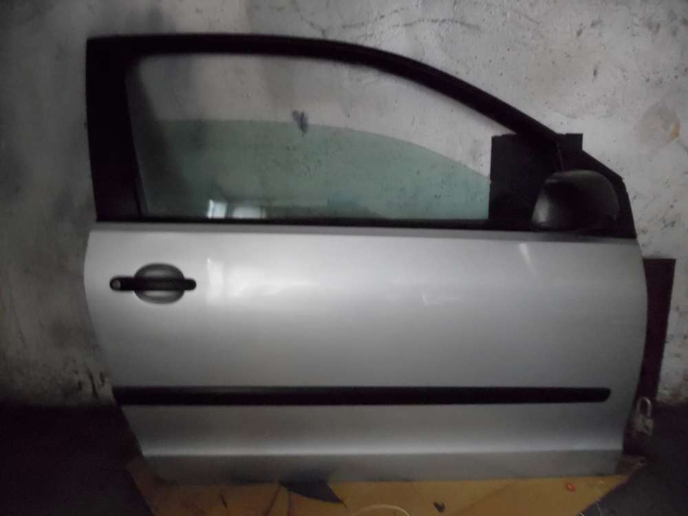 VW Polo 9N 3-Türer Tür Vorne Rechts silber Metallic Farbcode : LA7W