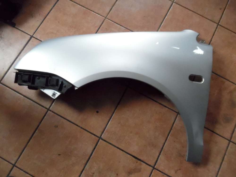 VW Polo 9N 5-Türer Kotflügel Links silber : LA7W