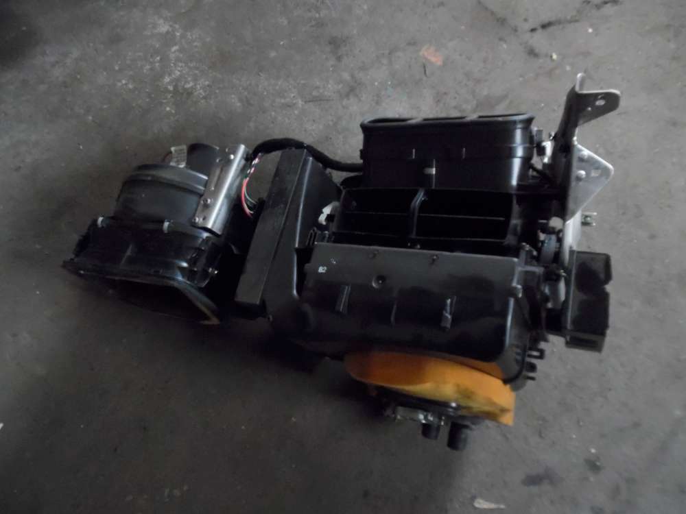 VW Polo 9N 5-Türer Gebläsekasten Heizungskasten 6Q1820003KK