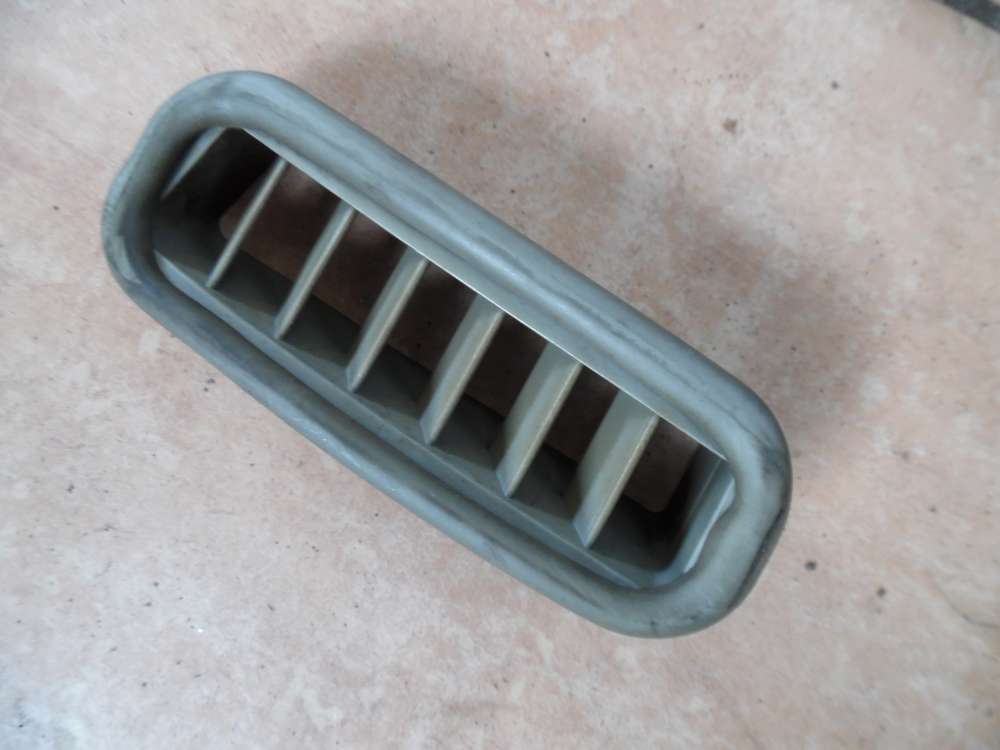 Audi A8 4D Türüftungsgitter Seite Vorne Rechts 4D0819900