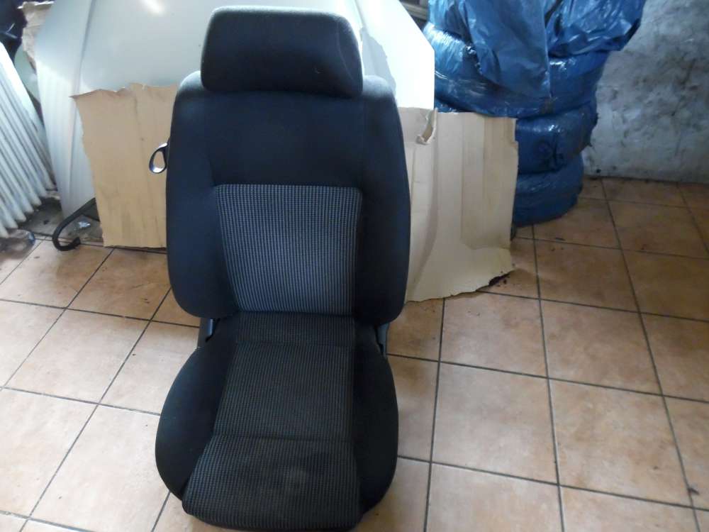 VW Golf IV 3-Türer Sitz Vorne Rechts Stoff Schwarz