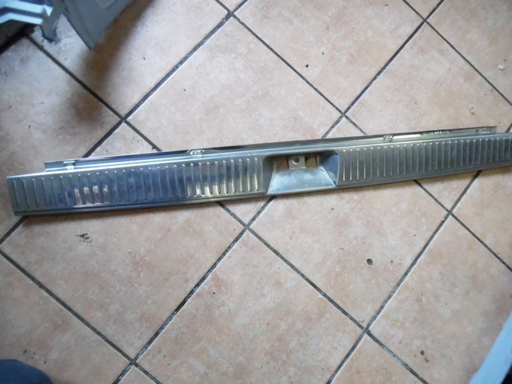 Mercedes E-Klasse W210 Ladekante Schutz Kofferraumleiste chrom A2106981889