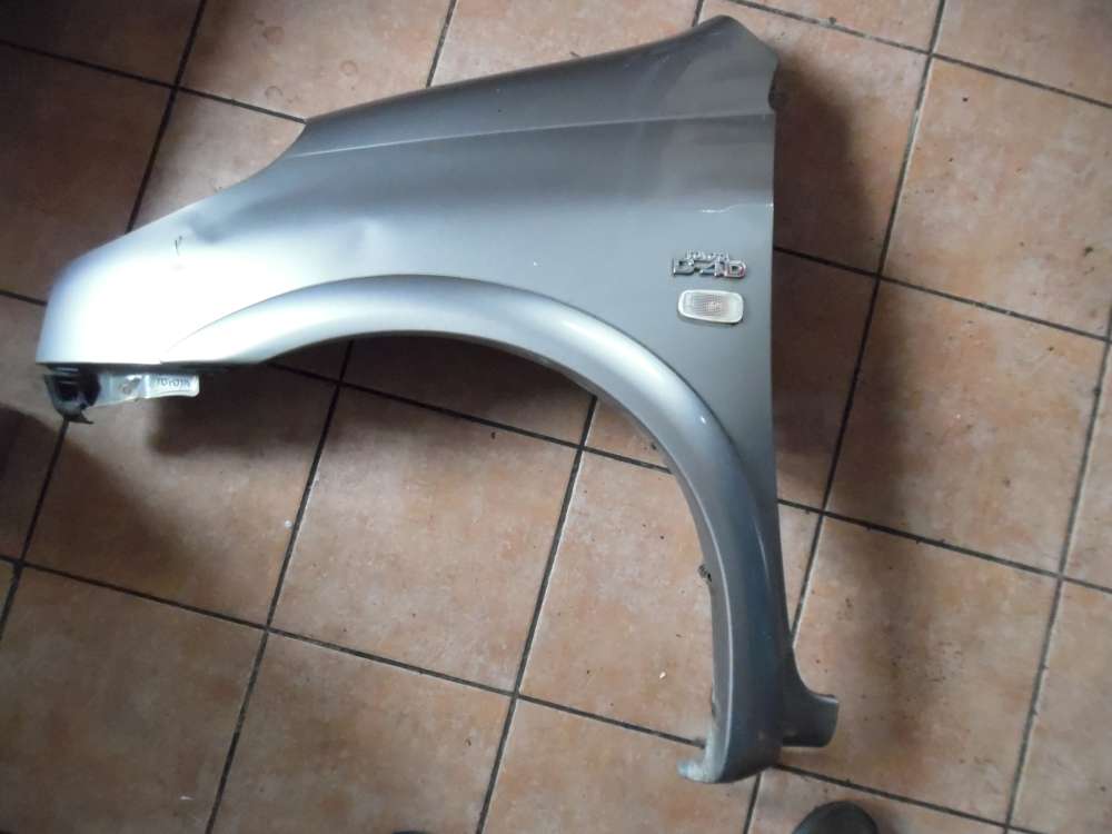 Toyota Yaris Verso P2 Kotflügel Links silbergrau metallic 1D2