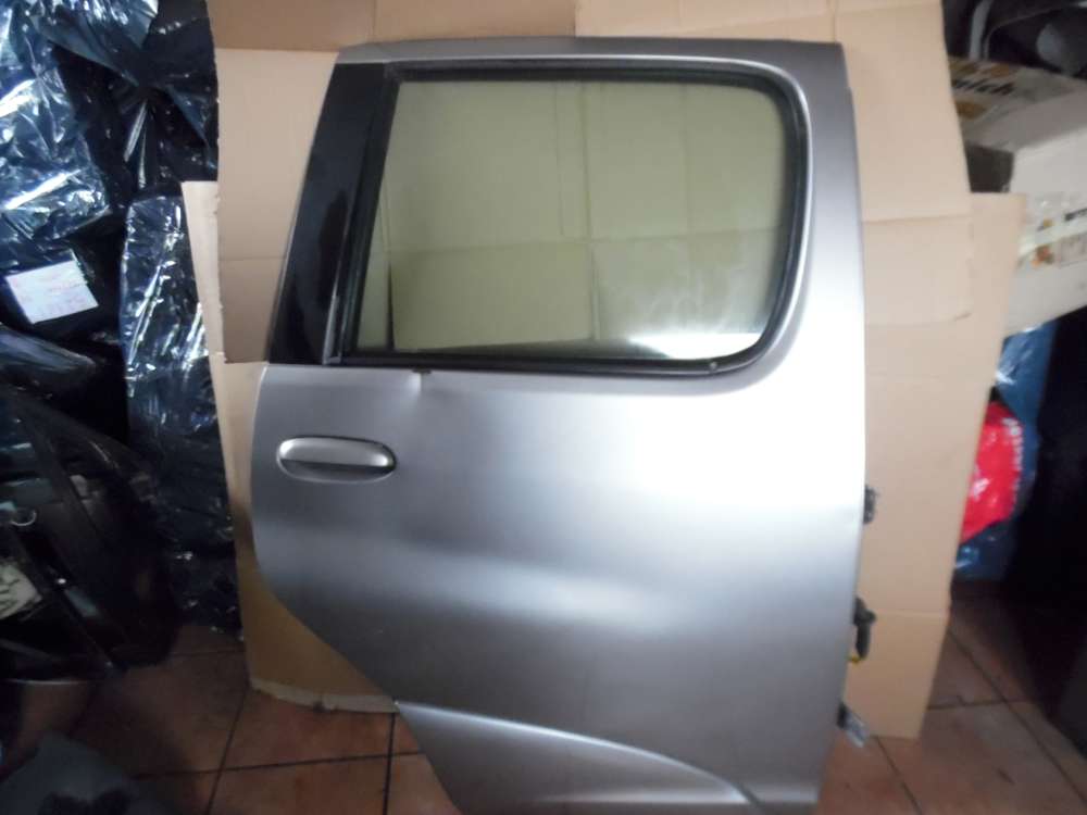 Toyota Yaris Verso P2 Tür Hinten Rechts silbergrau metallic 1D2