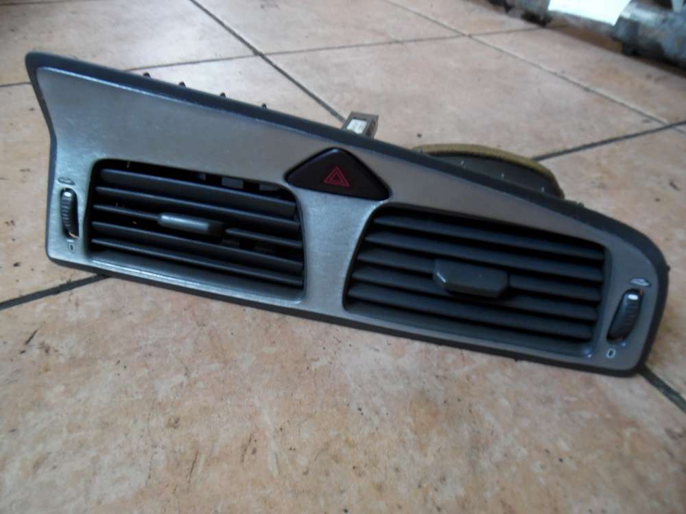 Volvo V70 II Lüftungsgitter Warnblinklicht Armaturenbrett 3409374 / 9441045