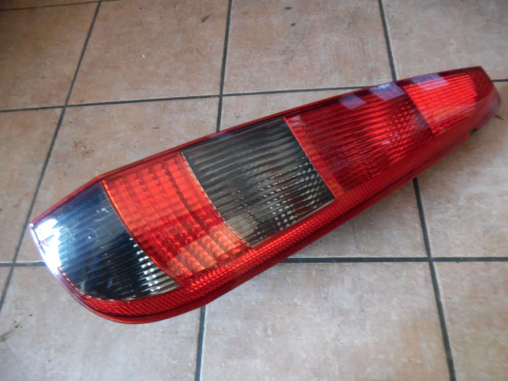 FORD Fiesta V JH Rücklicht Rückleuchte Rechts 2S61-13A602