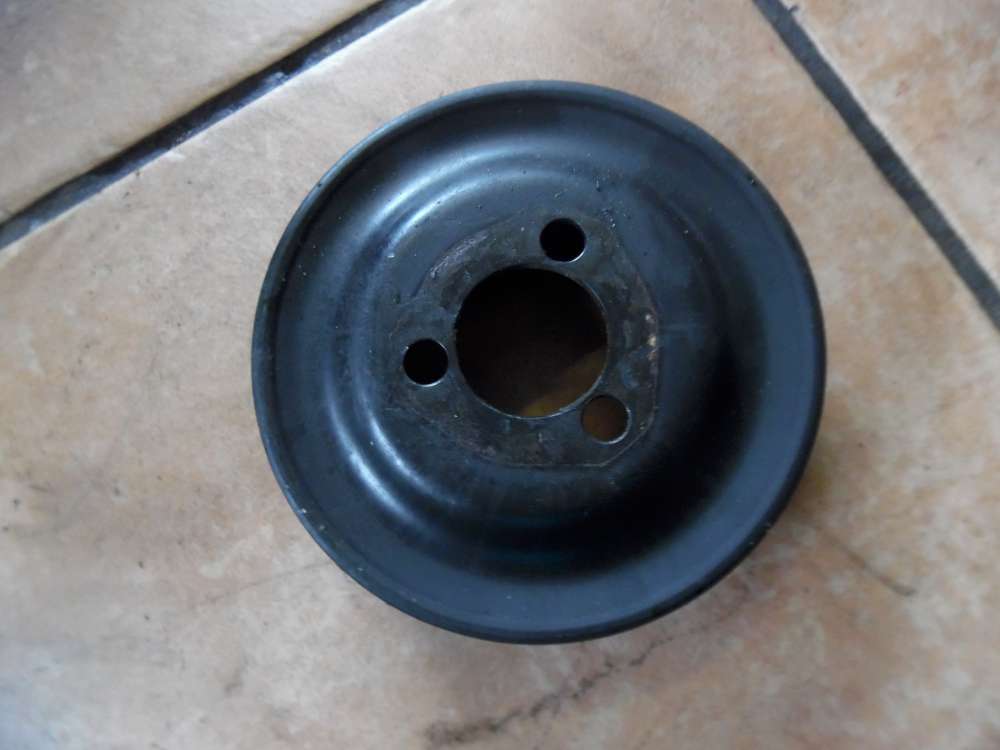 VW Golf IV 1,4 Riemenscheibe Servopumpe 030145269A