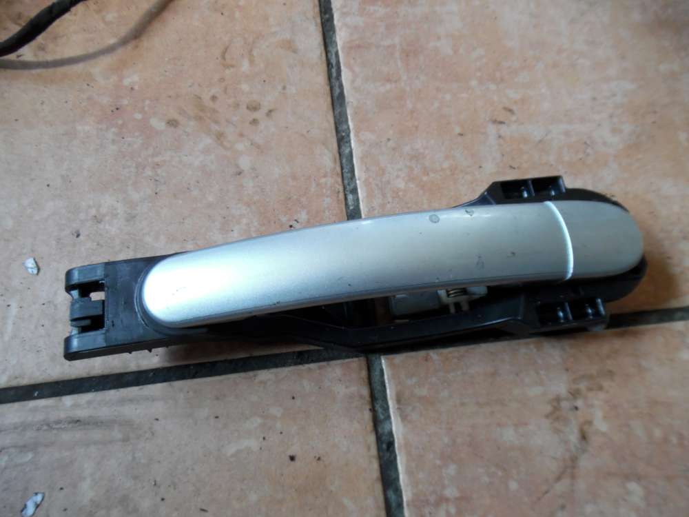 Seat Altea 5P Türgriff Hinten Links silber Farbecode : LS7Y
