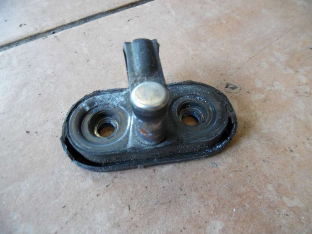 VW Golf IV Schliesskeil für Heckklappe 1J6827517