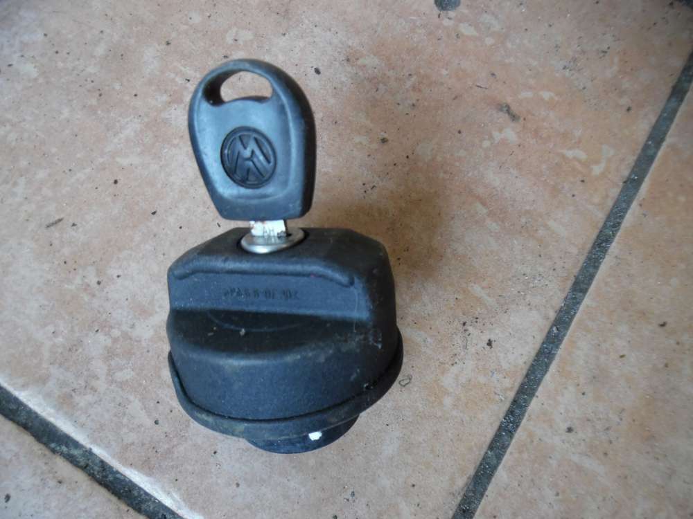 VW Golf III Tankdeckel Tankverschluß mit Schlüssel 191201553
