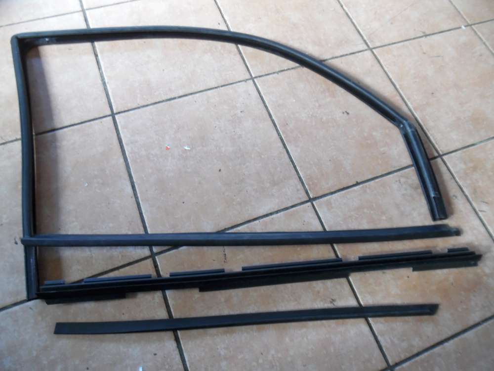 VW Golf IV Limo Fensterdichtung Türleiste Vorne Rechts