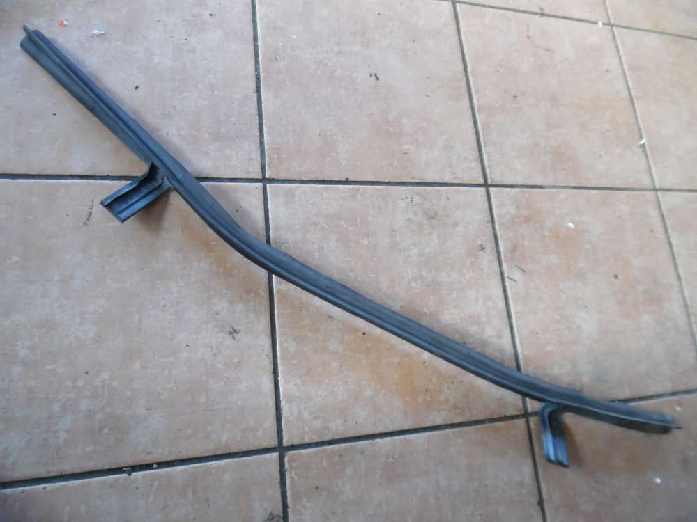 VW Golf IV Limo Türgummi Vorne Rechts 1J4837698