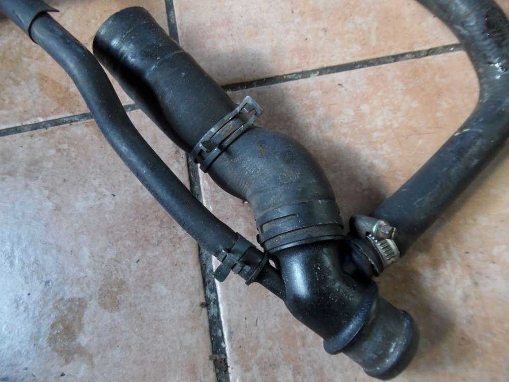 Audi A3 8L Kühlmittelflansch Kühlmittelschlauch 1J0121067