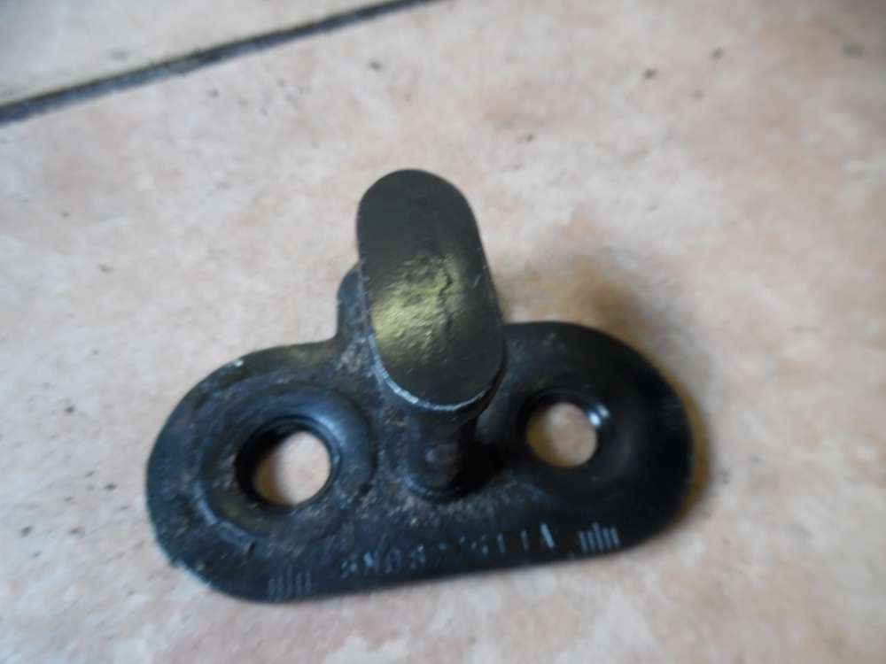 VW Polo 6N Schliesskeil Heckklappe 6N0827511