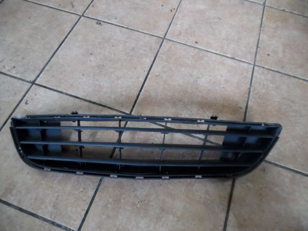 Opel Corsa D Gitter Grill Stoßstange Mitte unten Vorne 13179958