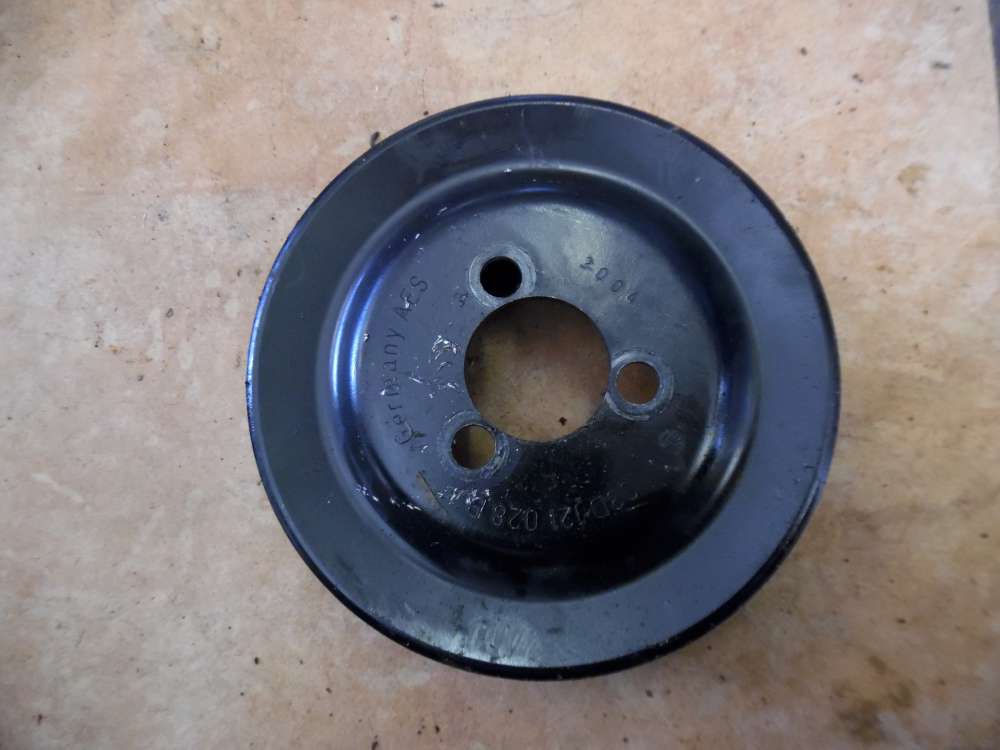 VW Golf V 1,4L Riemenscheibe für Wasserpumpe 03D121028
