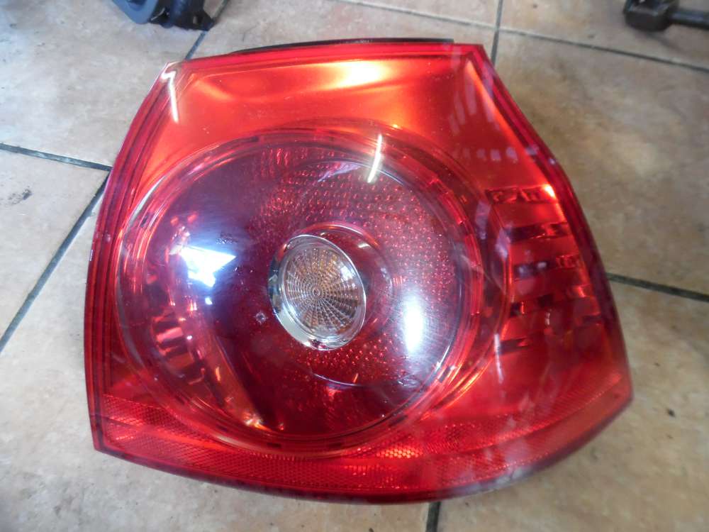 VW Golf V 1K Rückleuchte Rücklicht außen Rechts 1K6945096