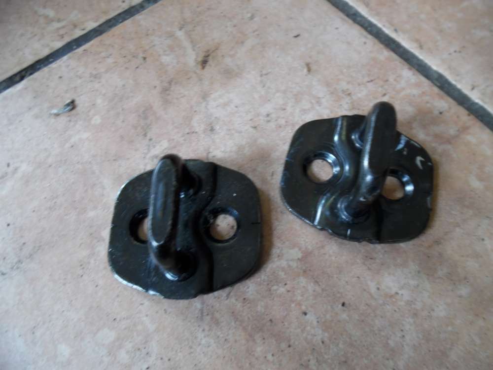 Nissan Micra K12 Türfanghaken Schließkeil
