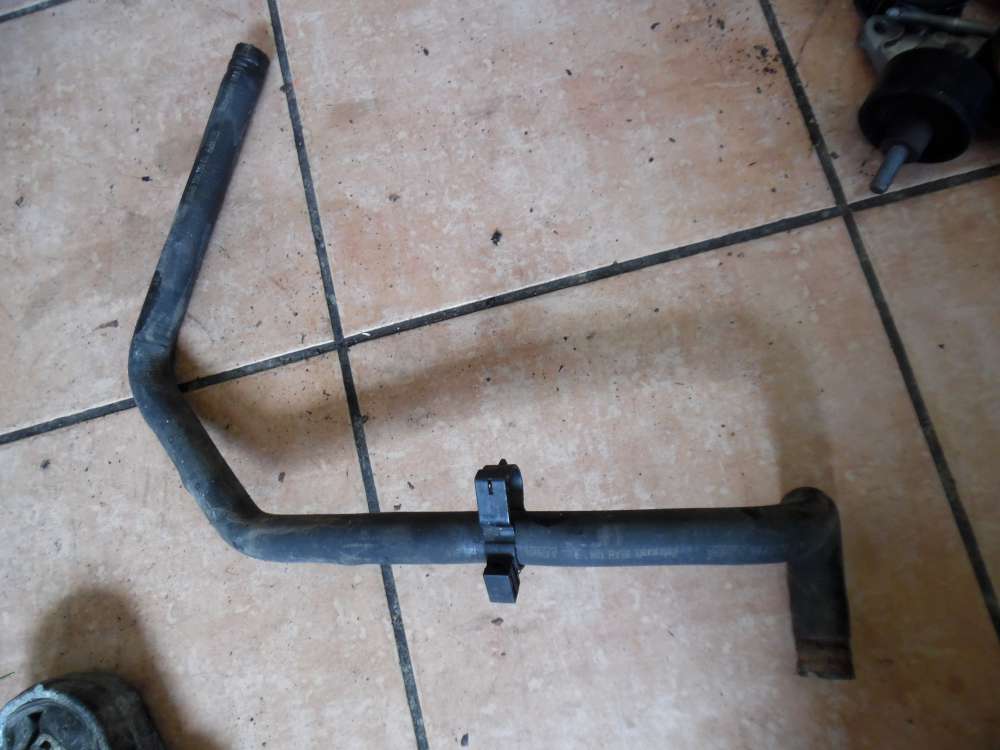 Ford Focus I 1,6i K?hlwasserschlauch 98AB18K359