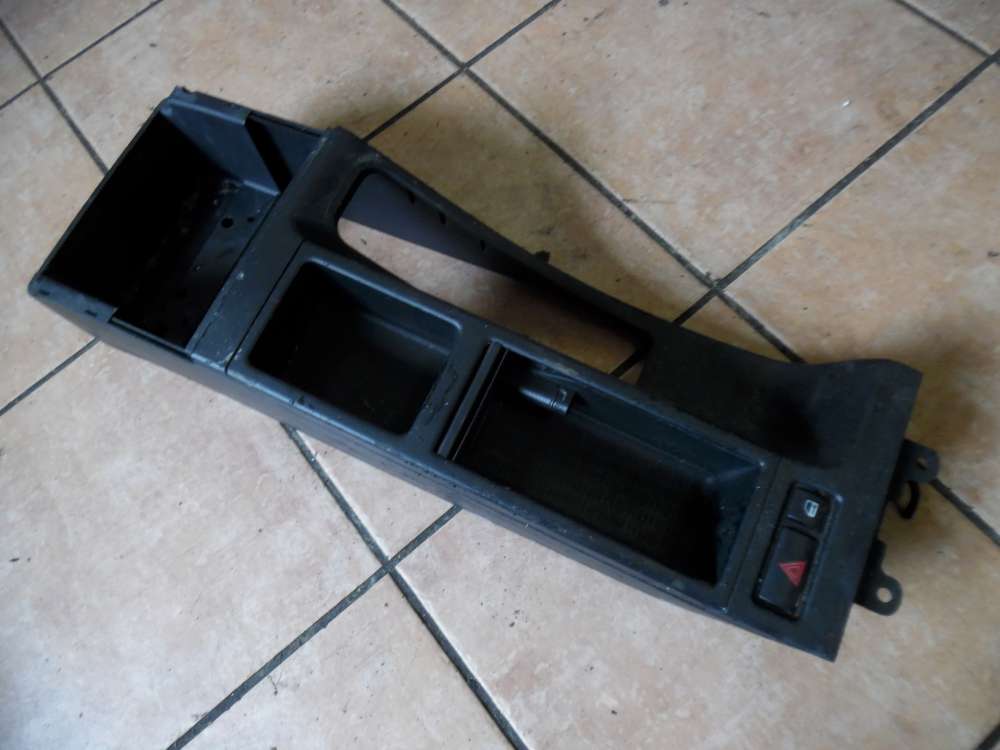 BMW E46 316i Verkleidung Mittelkonsole 8213680