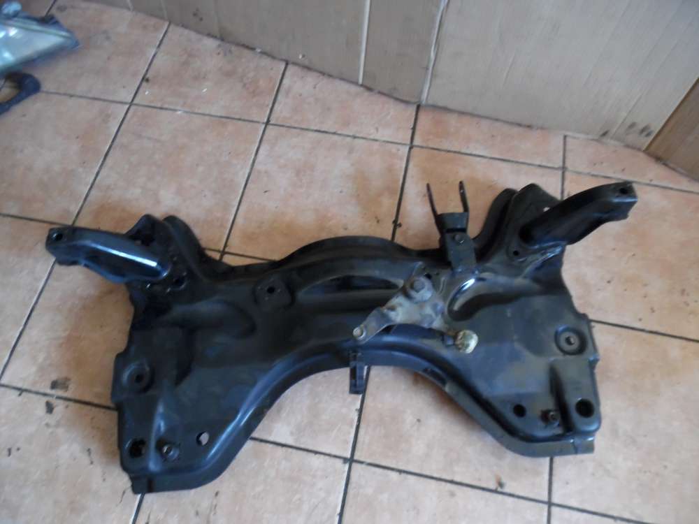 Peugeot 206 1,4i Vorderachse Achsträger Motorträger