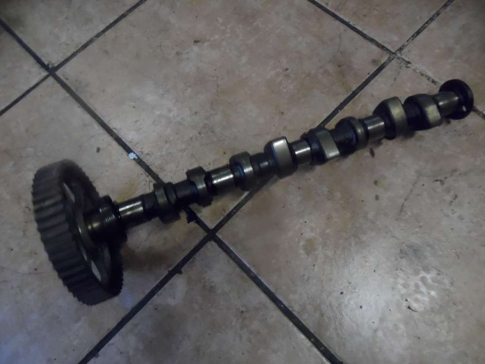 VW Polo 6N Golf II 1,3L Nockenwelle mit Riemenscheibe 030109111B
