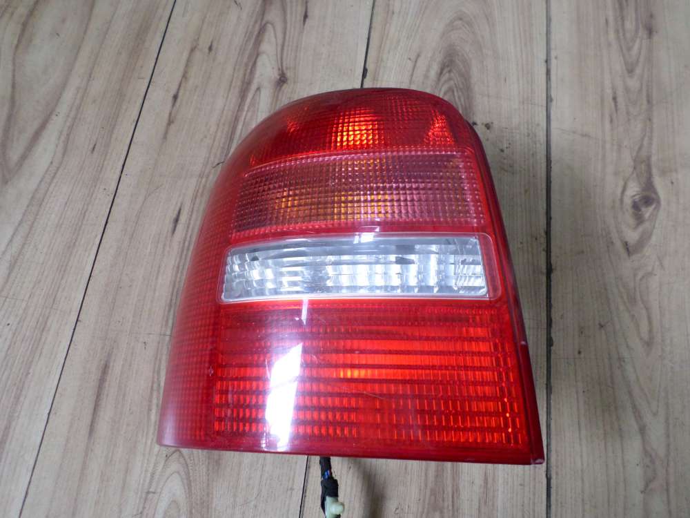 Audi A4 Original Rückleuchte 8D9945257  Bj 1998 Hinten links