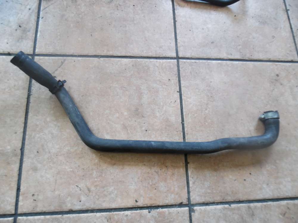 Ford Mondeo III Kühlwasserschlauch 1S71-8B081