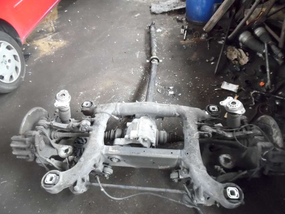 BMW 5 F10 F11 Differential Hinterachse Achsträger Kardanwelle 7584450