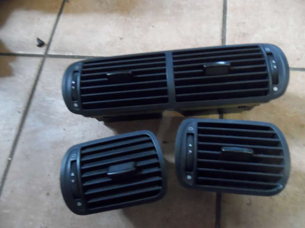 Audi A3 8L Lüftungsgitter Armaturenbrett 8L0820951 8L0820901