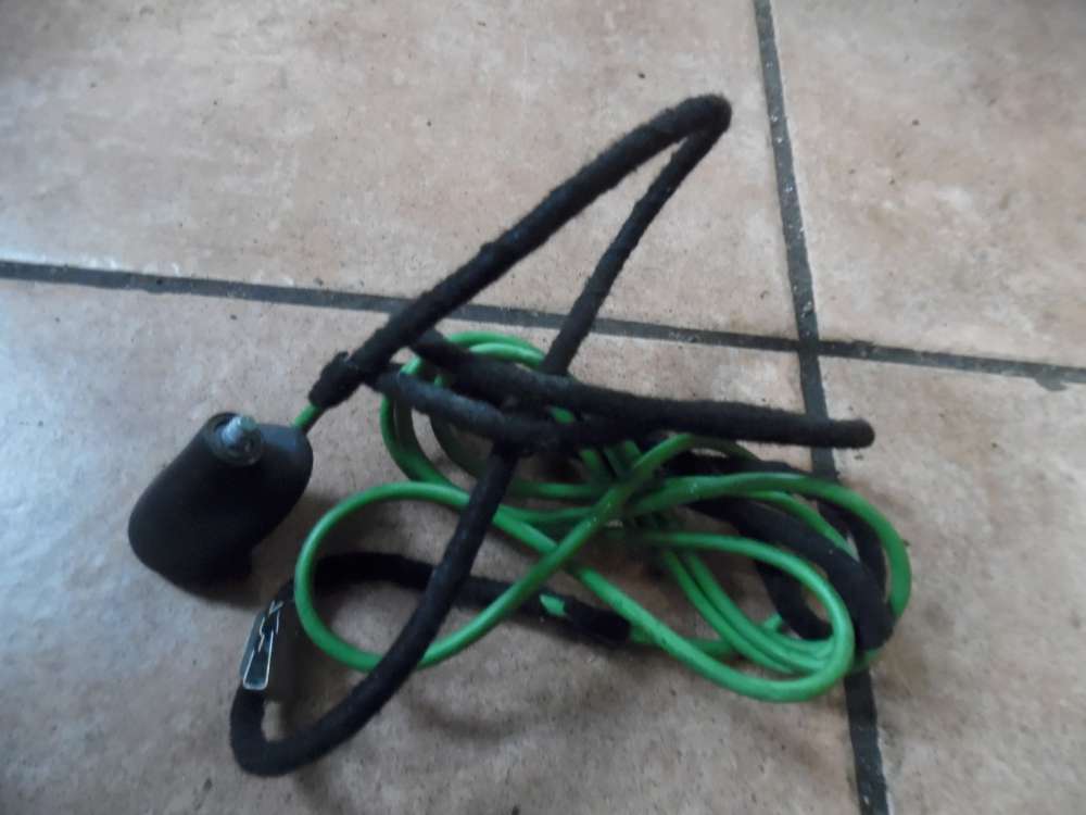 Ford Fiesta V Antennenfuß mit Kabel 2S61-18812