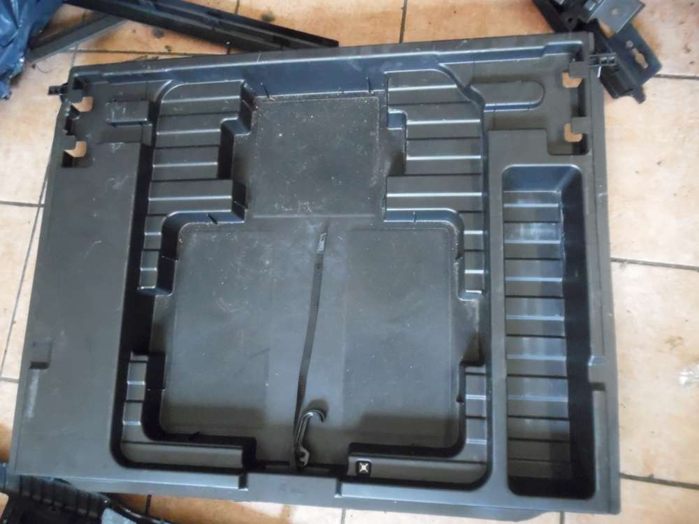 Mercedes-Benz E-Klasse W212 Kofferraumboden Kofferraumwanne A2128990021