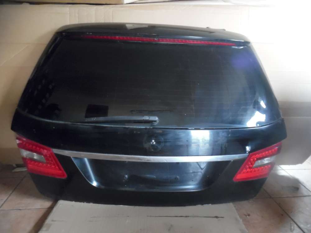 Mercedes-Benz E-Klasse W212 Kombi Heckklappe Schwarz