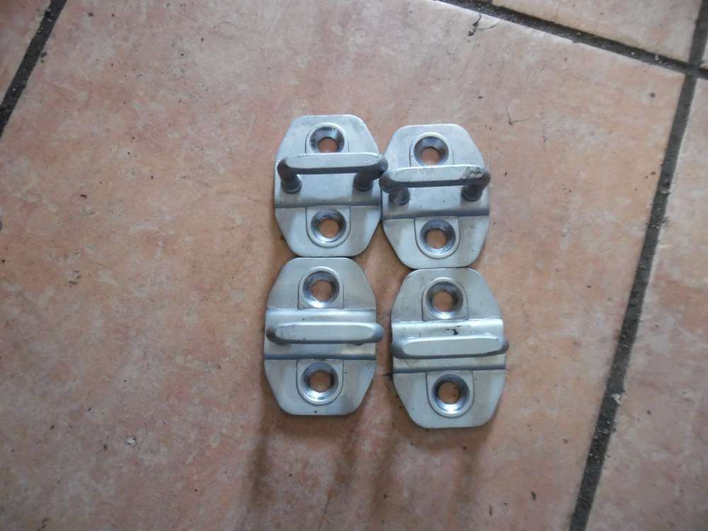 Mercedes-Benz E-Klasse W212 Türschließkeil Fanghaken 11000049B